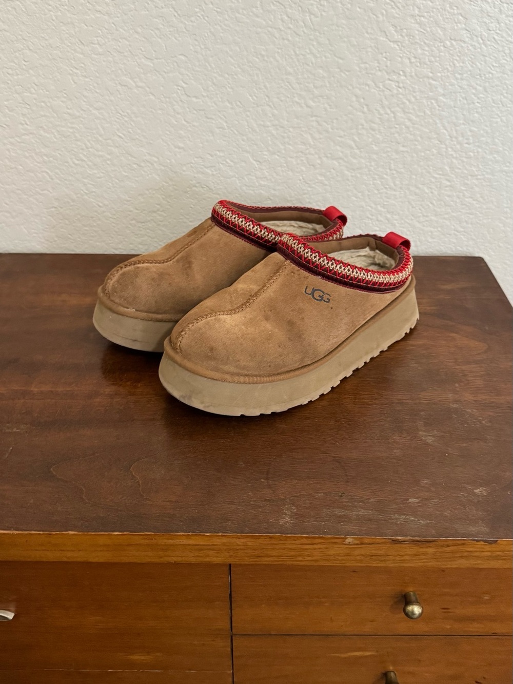 UGG Tasman (Tazz) Platform Mule with Red Trim